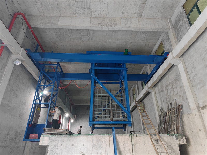 電動(dòng)雙梁橋式起重機(jī)